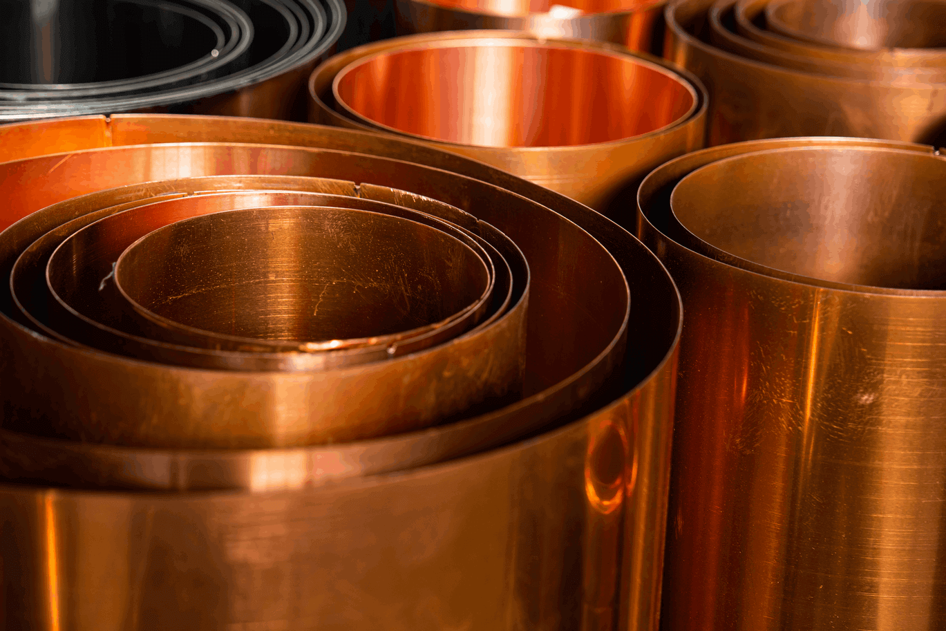 Lastre di rame puro pronte per la lavorazione